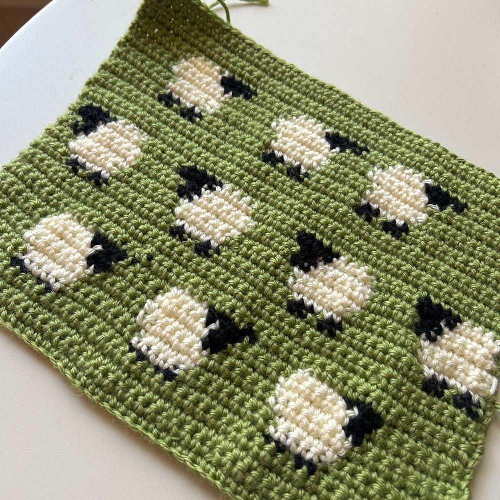 Hand crochet sheep plate mat